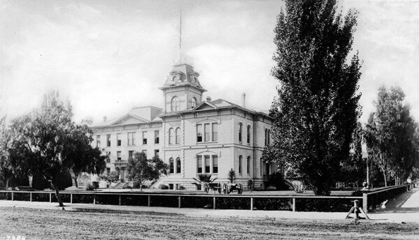 St. Vincent's College, circa 1887. Courtesy of the Security Pacific National Bank Collection, Los Angeles Public Library.