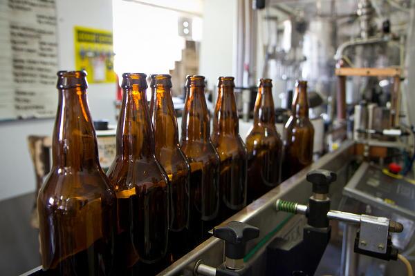 46044-5.19.12-Hangar24-Bottle-Line
