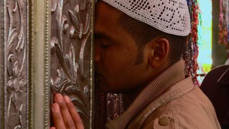 Treating mental illness with medicine and religion in India