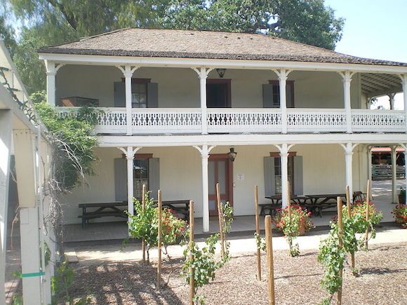 Leonis Adobe | Photo: Wikimedia Commons