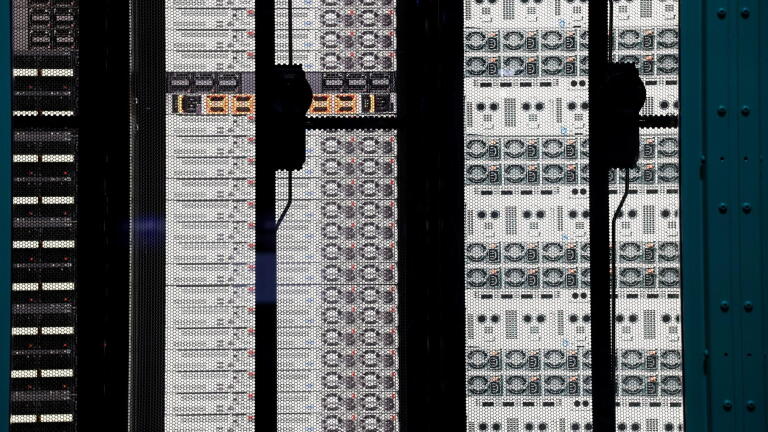 AI leaders fuel calls to rein in rapidly advancing tech