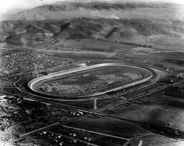 1924 aerial view of the Culver City Speedway, home to auto races between 1924 and 1927. Courtesy of the Photo Collection, Los Angeles Public Library.