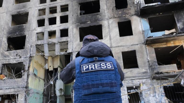 Russian journalist reflects on living and reporting in exile