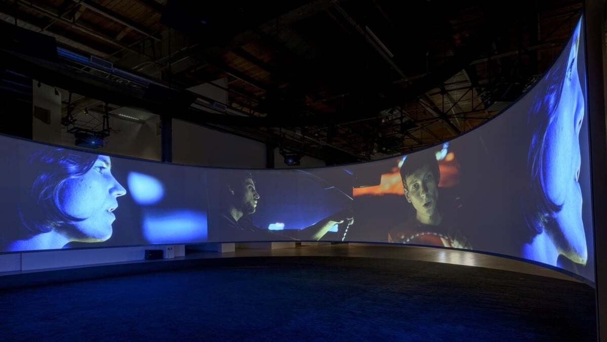 Installation view of Doug Aitken: Electric Earth, September 10, 2016–January 15, 2017 at The Geffen Contemporary at MOCA, courtesy of The Museum of Contemporary Art, Los Angeles | Joshua White SONG 1, 2012/2015 Aitken AB s9